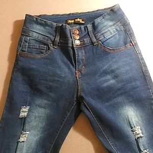 Emma Jordan Denim plants.